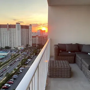 Laketown Wharf Luxury 1 Bedroom Gulf View Hosted By Eastwestgetaway , Panama City Beach United States