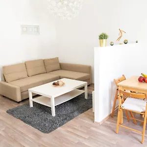 N28 Next To Andrassy. Apartamento