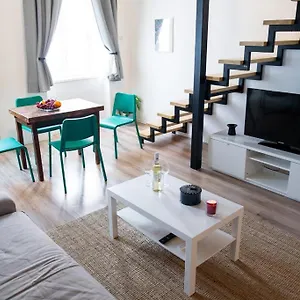 Next To Famous Party House A38 Apartamento